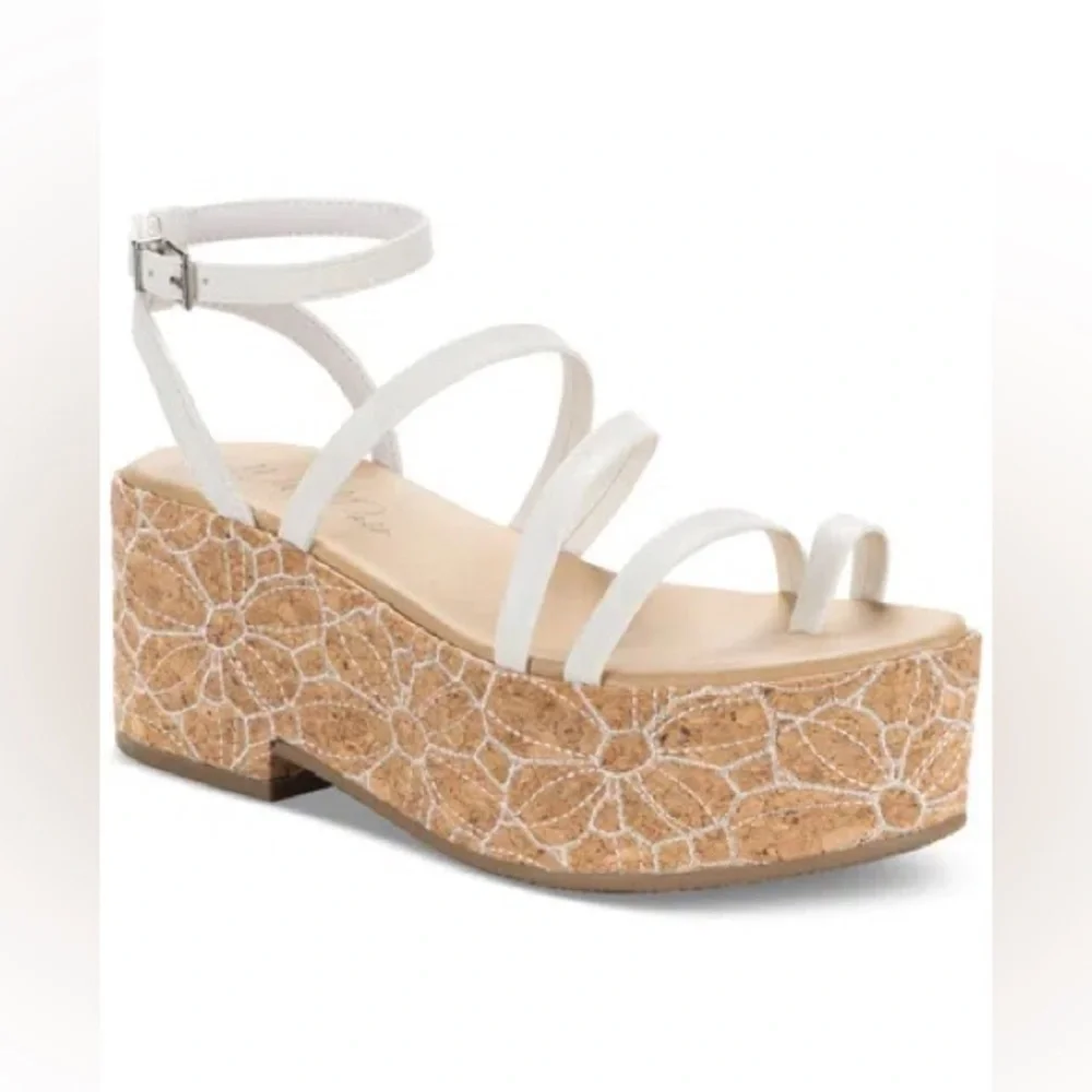 WILD PAIR Women's Dottye Platform Sandals
